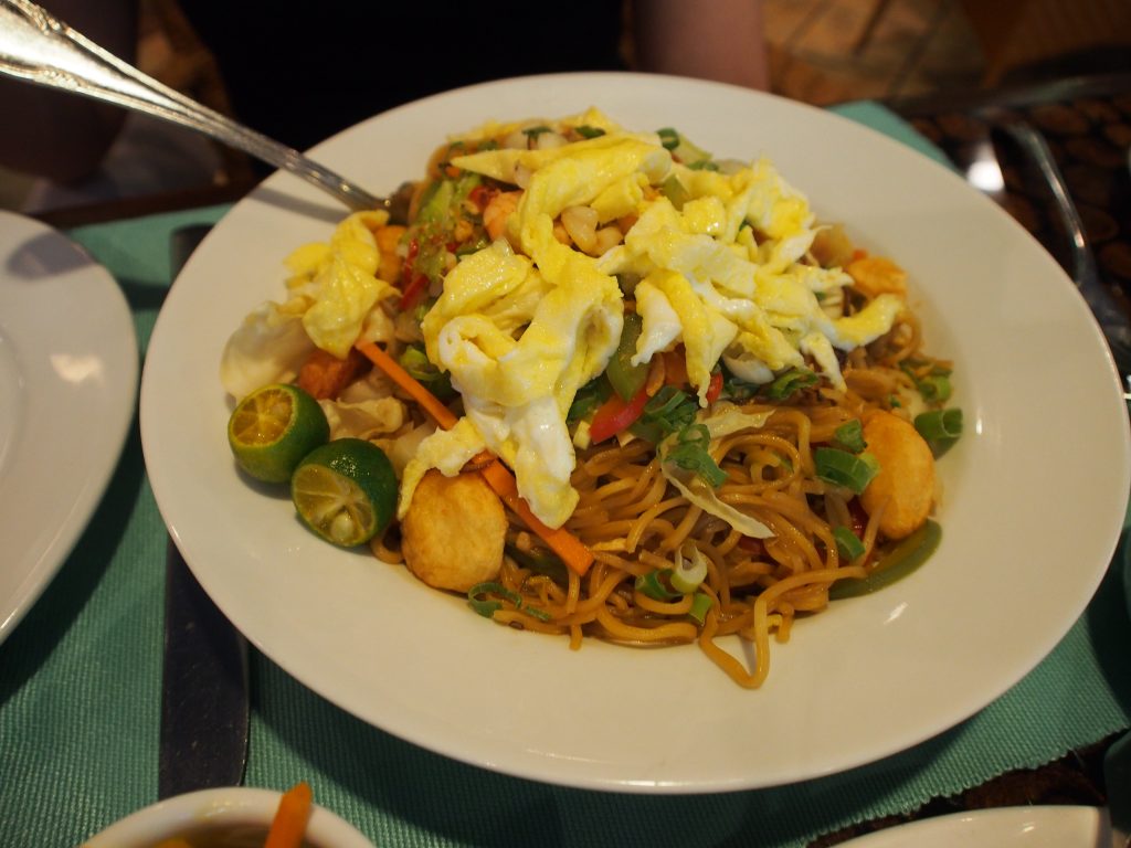 Fried noodles.